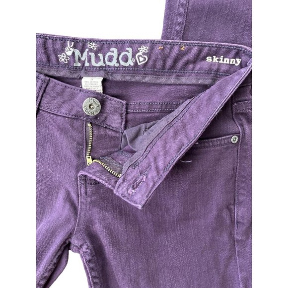 Women's MUDD Stretchy Skinny Jeans, purple plum color, low rise, Size 3(sku-e5) - Picture 4 of 11